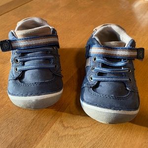 Little boys Artie Stride Rite Size 4.5 extra wide